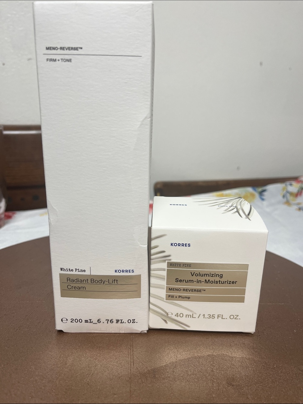 Korres White Pine Radiant Body-Lift Cream (White, Blue, Silver)